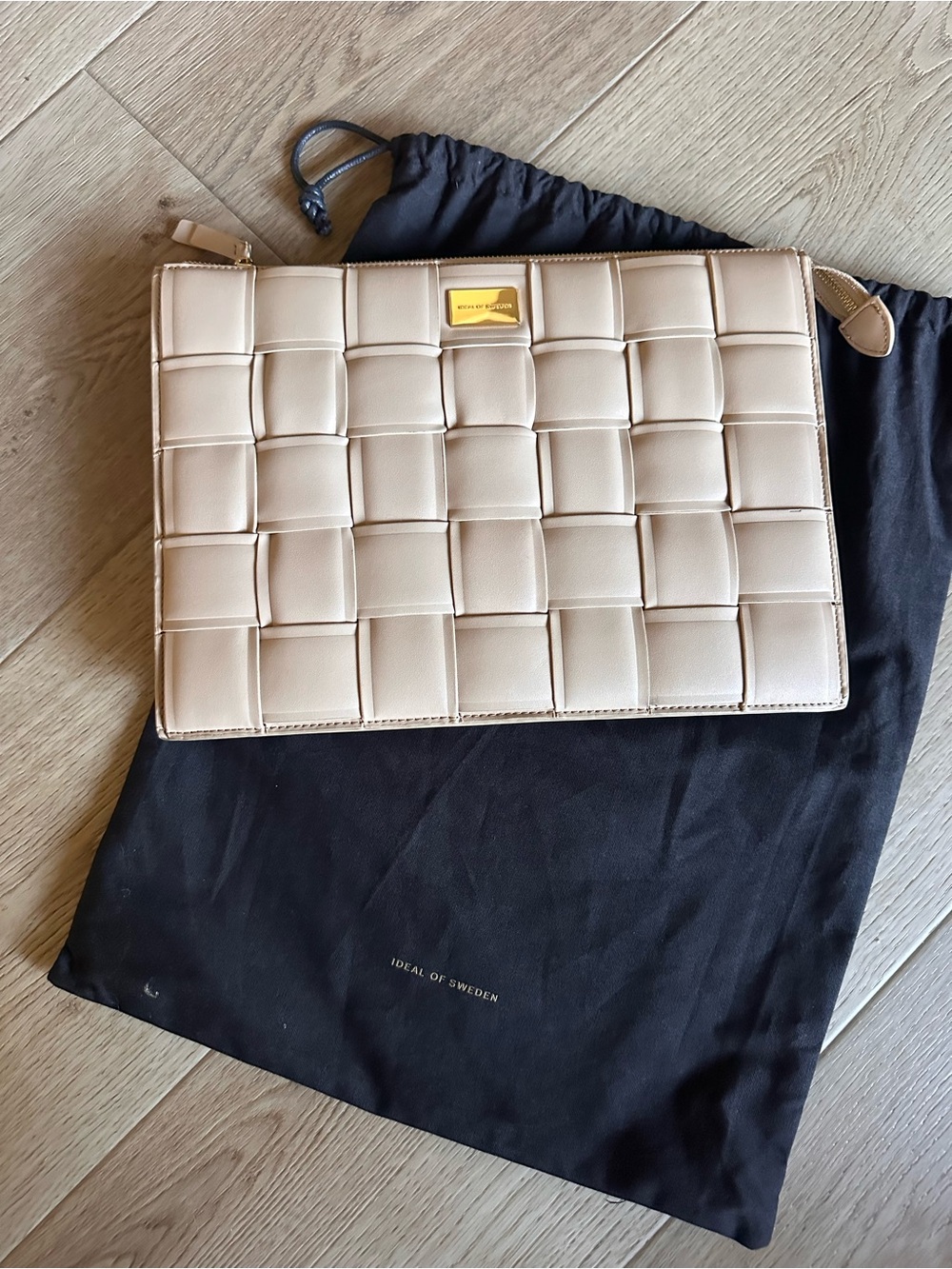 IDEAL OF SWEDEN Braided Laptop Sleeve 13” | Light Camel Beige w/Shoulder Strap